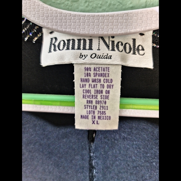 Ronni Nicole Sparkling Wave Top Size XL Short Sleeve Black - Picture 2 of 3